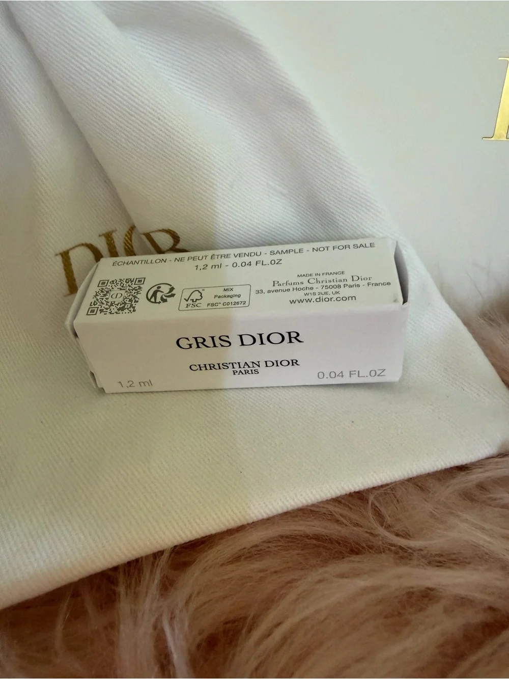 💛🤍💛Christian Dior Logo Charm Wallet Bundle💛🤍💛